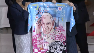 Papst trägt Anime-Merch bei seinem Besuch in Japan
