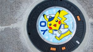 Im Anime-Look: Neue, wunderschöne Gullydeckel in Japan aufgetaucht